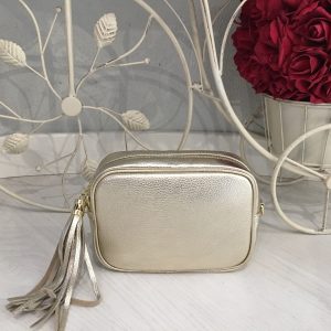 Bolso plateado para bordar en Olivery